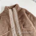 Suéter de lã de cordeiro com costura infantil